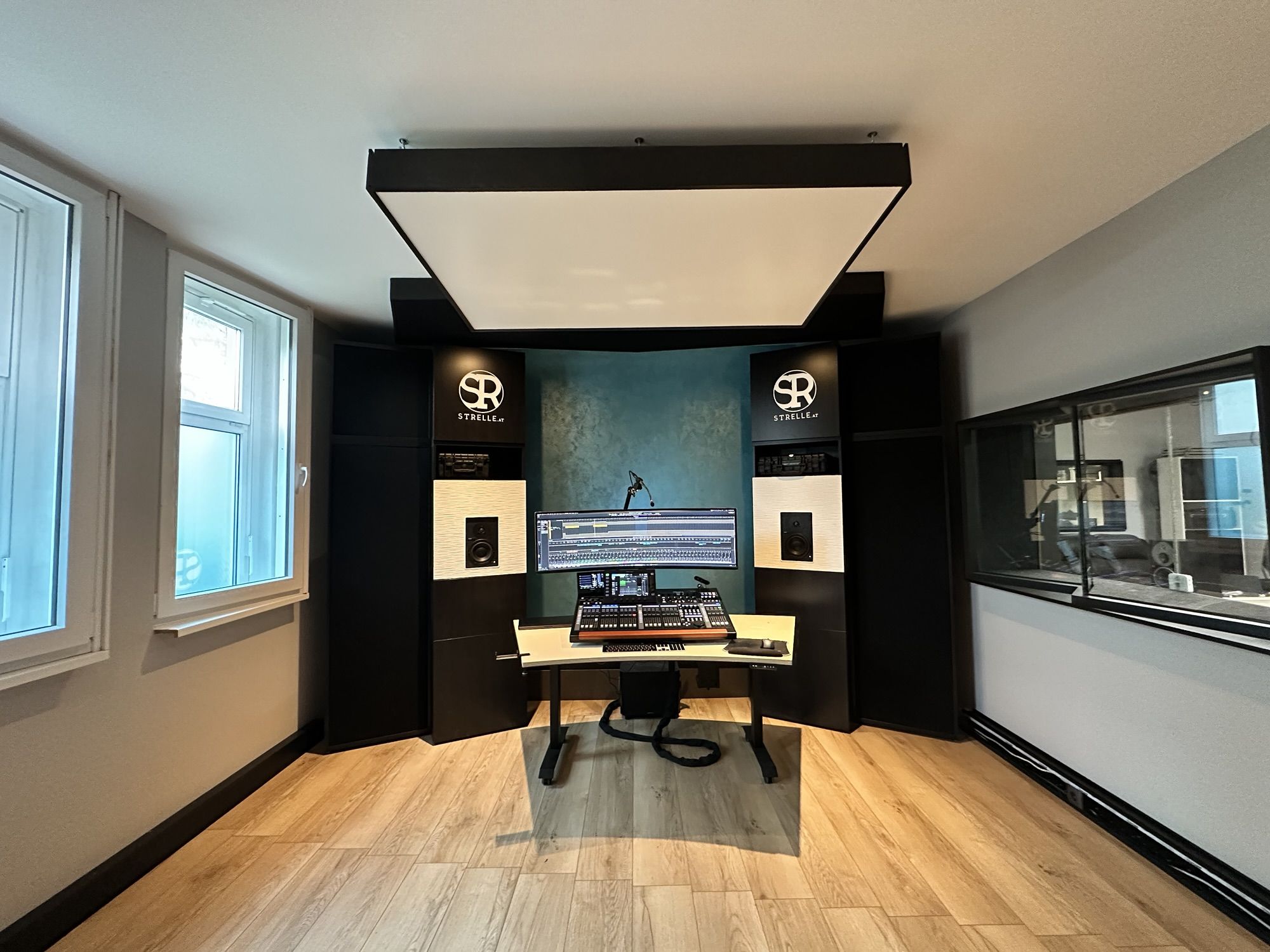 Regieraum im Strelle Records Studio – perfektes Mixing und Mastering.